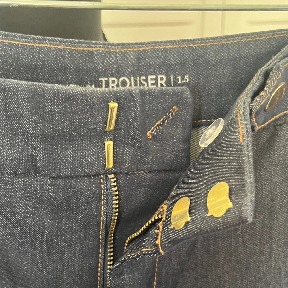 Chico's Platinum Dark Wash Trouser Jean Size 1.5 - Picture 5 of 7